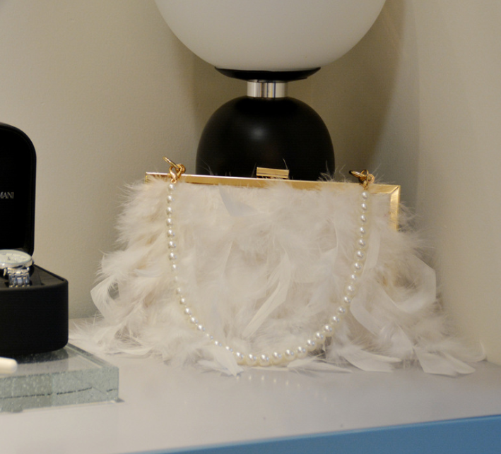 Luxy Moon Feather Handbag ꫀꪶꫀᧁꪖꪀᥴꫀ꠸ᠻꪗ~ 𝔈𝔪𝔟𝔯𝔞𝔠𝔢 𝔈𝔩𝔢𝔤𝔞𝔫𝔠𝔢