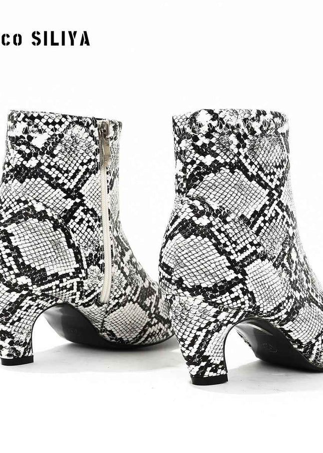 Elegant Large Pointed Toe : Thick Heel Boots