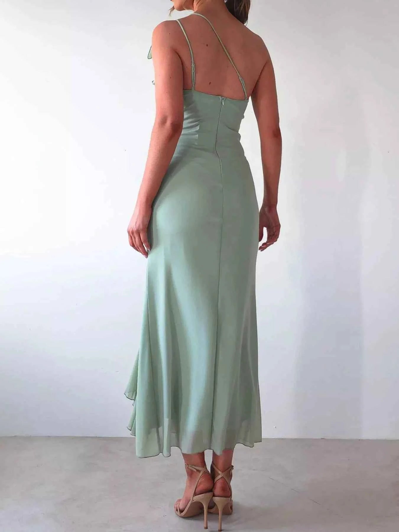 Stylish One-Shoulder Ruffle : Slit Dress