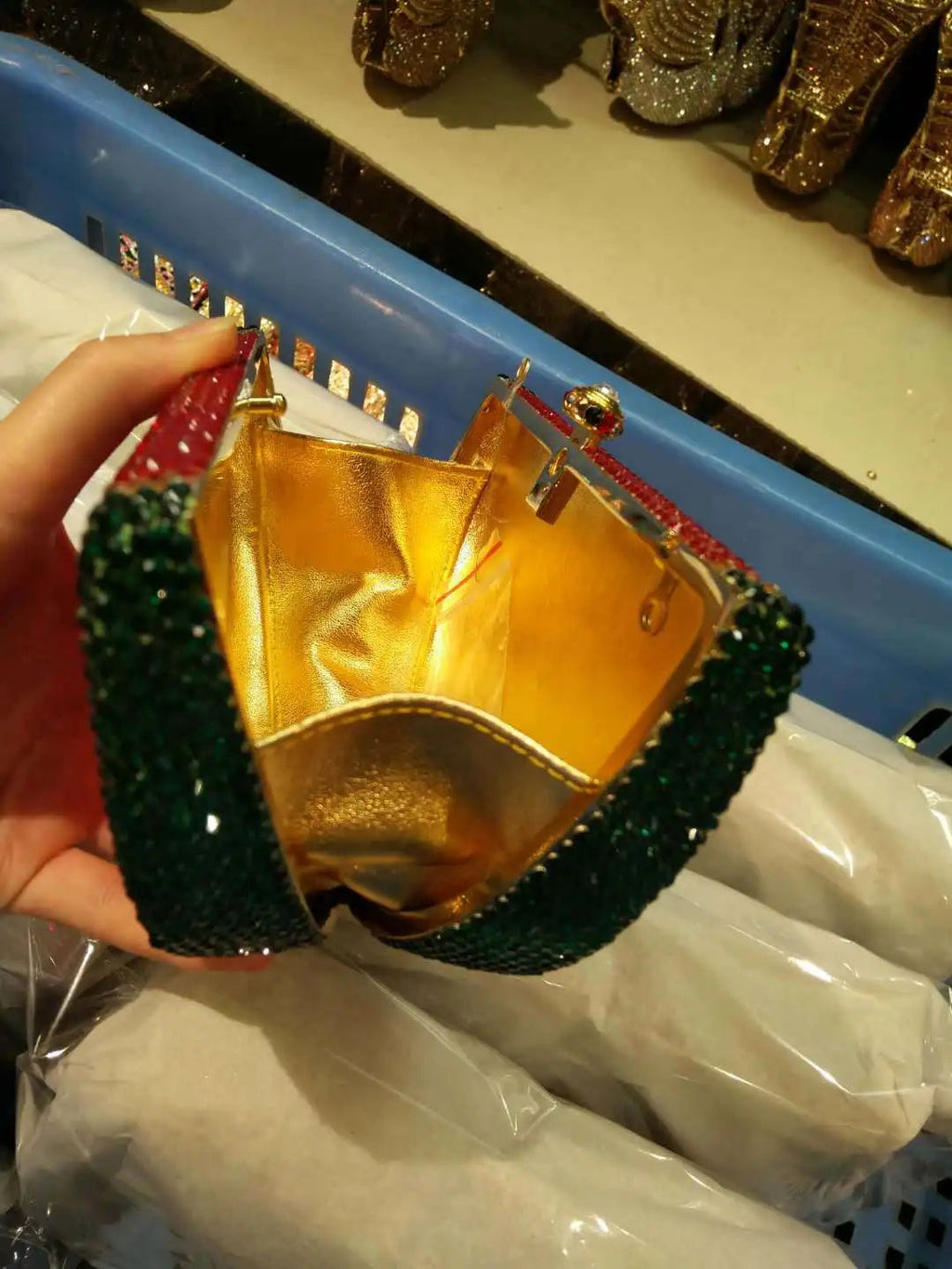 Watermelon Crystal Diamond Evening Handbag ꫀꪶꫀᧁꪖꪀᥴꫀ꠸ᠻꪗ~ 𝔈𝔪𝔟𝔯𝔞𝔠𝔢 𝔈𝔩𝔢𝔤𝔞𝔫𝔠𝔢