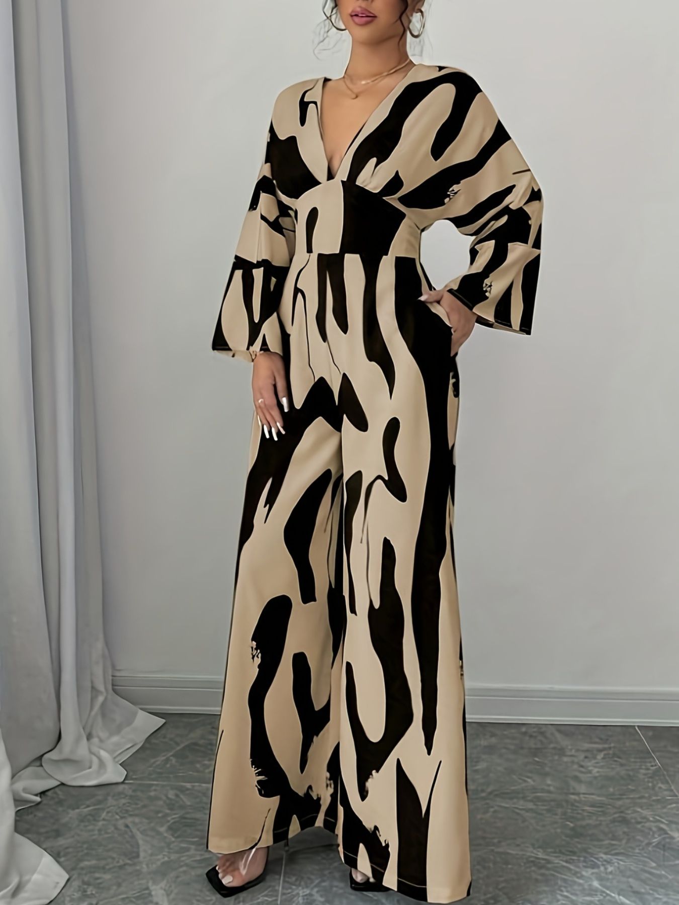 Abstract Print V-Neck Wide Leg Jumpsuit - ꫀꪶꫀᧁꪖꪀᥴꫀ꠸ᠻꪗ~ 𝔈𝔪𝔟𝔯𝔞𝔠𝔢 𝔈𝔩𝔢𝔤𝔞𝔫𝔠𝔢