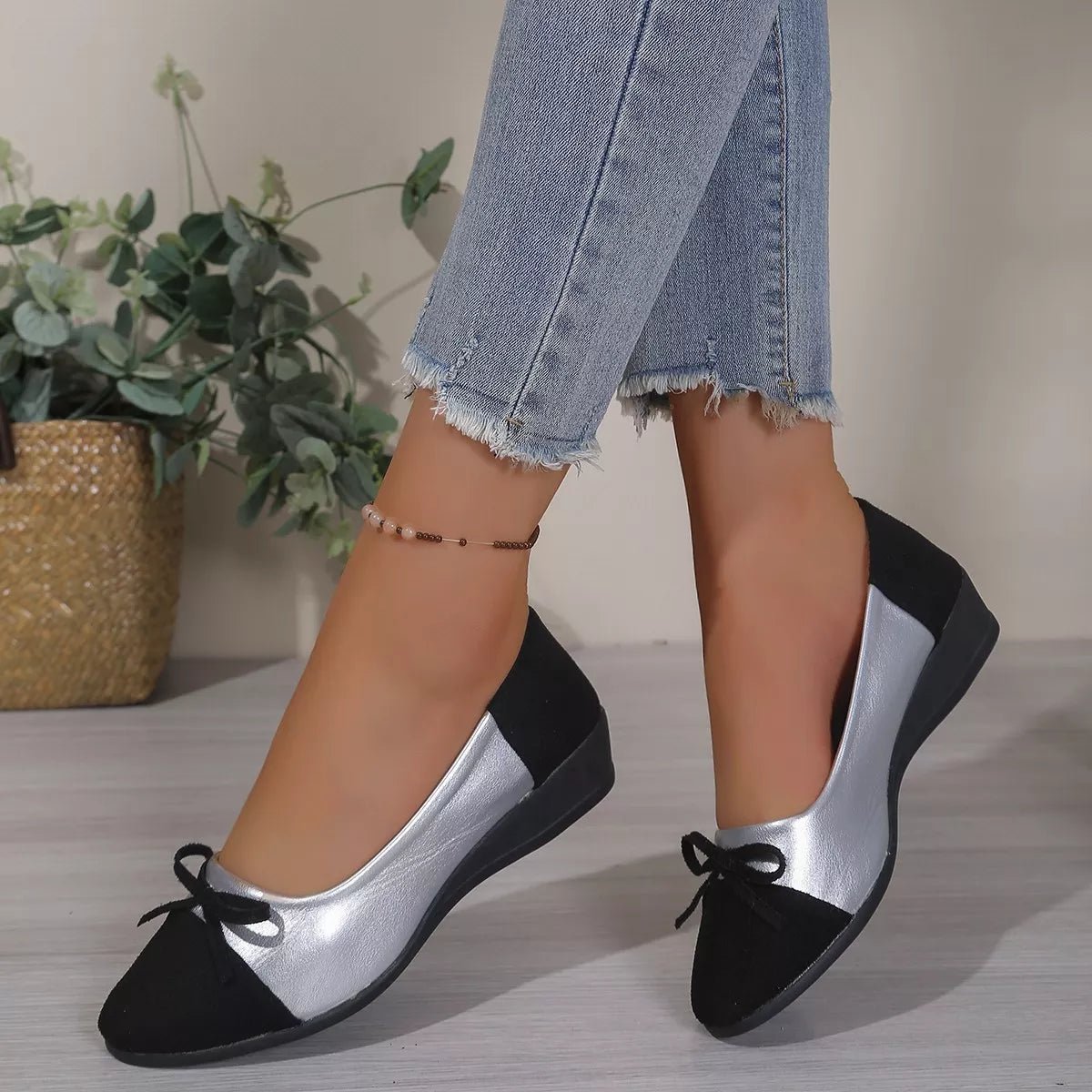 Chic Bow Two-Tone Slip-On Shoes - ꫀꪶꫀᧁꪖꪀᥴꫀ꠸ᠻꪗ~ 𝔈𝔪𝔟𝔯𝔞𝔠𝔢 𝔈𝔩𝔢𝔤𝔞𝔫𝔠𝔢