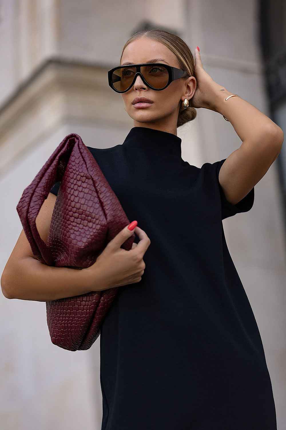 Comfortable: Elegant Little Black Dress