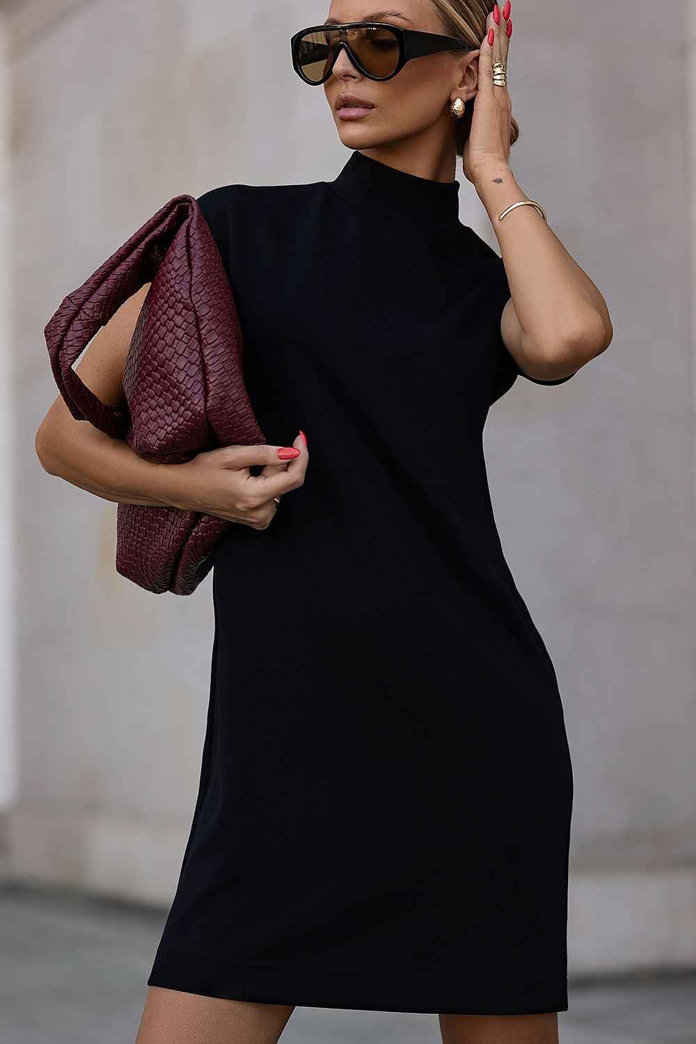 Comfortable: Elegant Little Black Dress