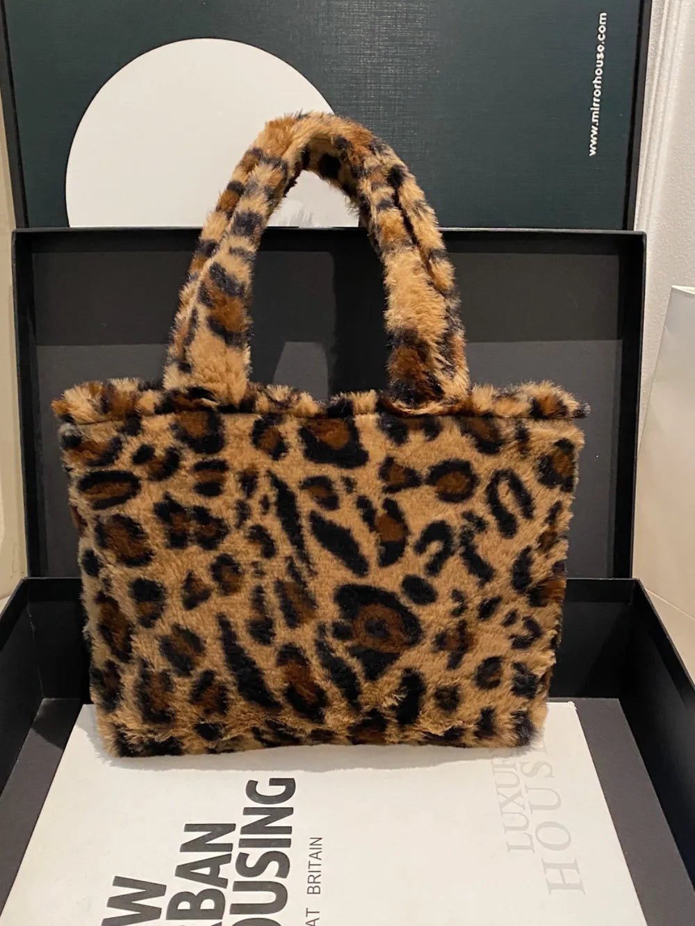 Leopard Fluff Handbag With Zip - ꫀꪶꫀᧁꪖꪀᥴꫀ꠸ᠻꪗ~ 𝔈𝔪𝔟𝔯𝔞𝔠𝔢 𝔈𝔩𝔢𝔤𝔞𝔫𝔠𝔢