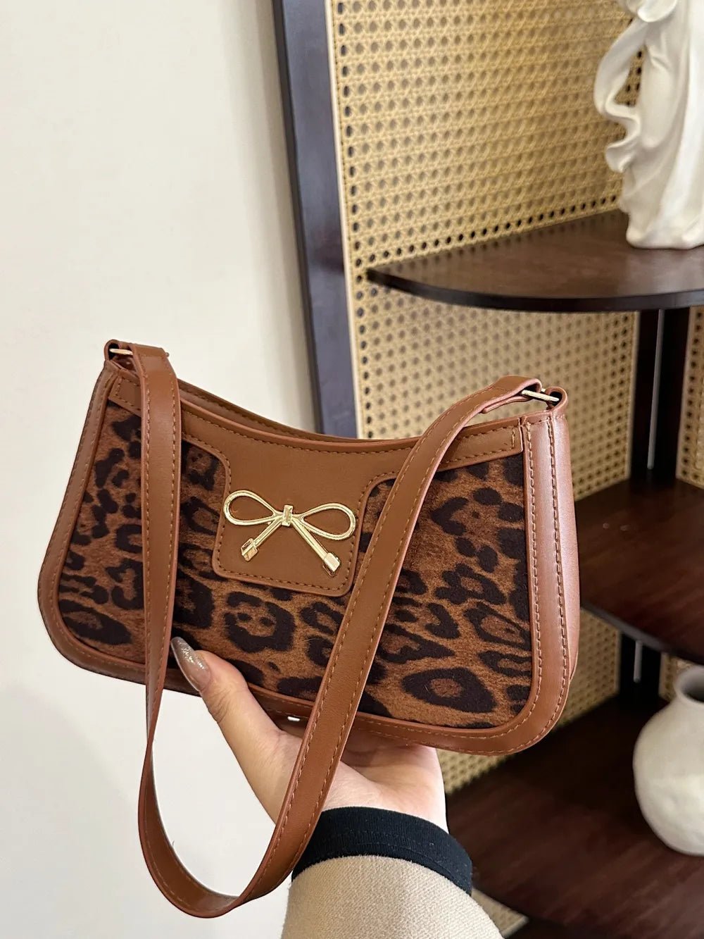Leopard Leather Handbag With Bow - ꫀꪶꫀᧁꪖꪀᥴꫀ꠸ᠻꪗ~ 𝔈𝔪𝔟𝔯𝔞𝔠𝔢 𝔈𝔩𝔢𝔤𝔞𝔫𝔠𝔢