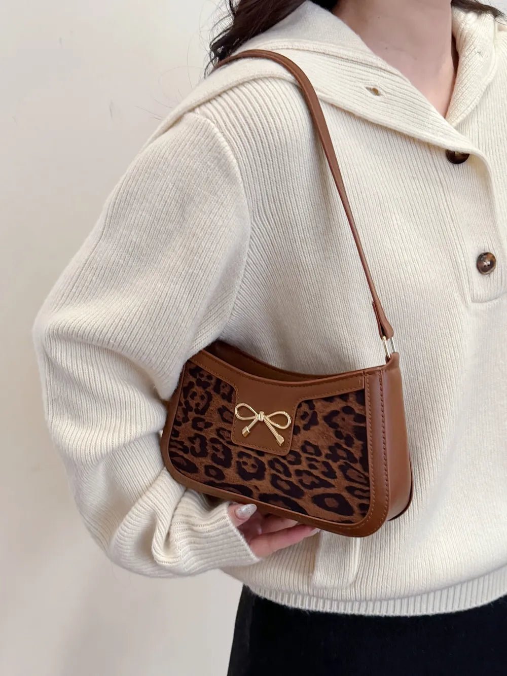 Leopard Leather Handbag With Bow - ꫀꪶꫀᧁꪖꪀᥴꫀ꠸ᠻꪗ~ 𝔈𝔪𝔟𝔯𝔞𝔠𝔢 𝔈𝔩𝔢𝔤𝔞𝔫𝔠𝔢