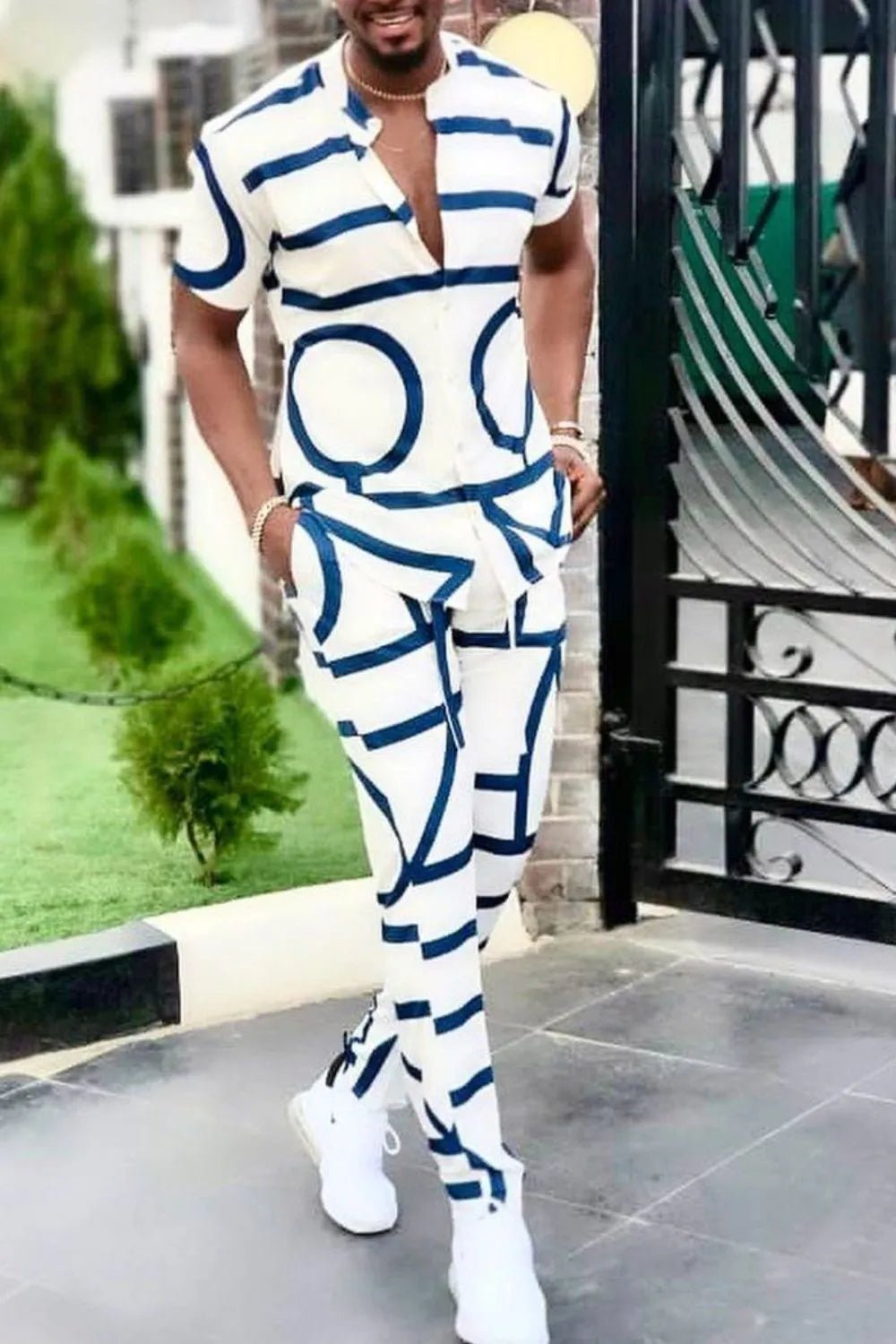 Men's Full Size Geo Print Short Sleeve Top and Pants Set Plus Size - ꫀꪶꫀᧁꪖꪀᥴꫀ꠸ᠻꪗ~ 𝔈𝔪𝔟𝔯𝔞𝔠𝔢 𝔈𝔩𝔢𝔤𝔞𝔫𝔠𝔢