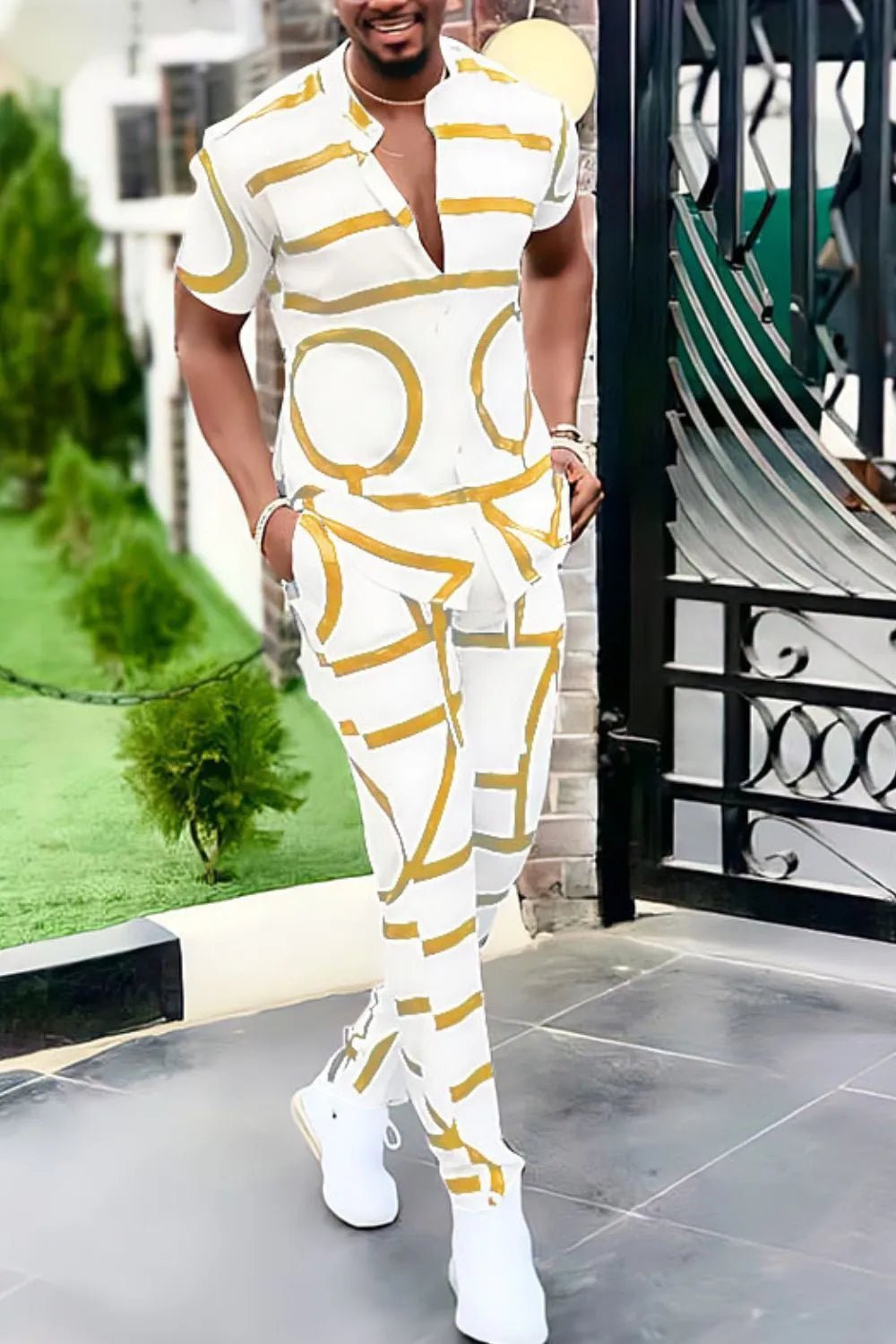 Men's Full Size Geo Print Short Sleeve Top and Pants Set Plus Size - ꫀꪶꫀᧁꪖꪀᥴꫀ꠸ᠻꪗ~ 𝔈𝔪𝔟𝔯𝔞𝔠𝔢 𝔈𝔩𝔢𝔤𝔞𝔫𝔠𝔢