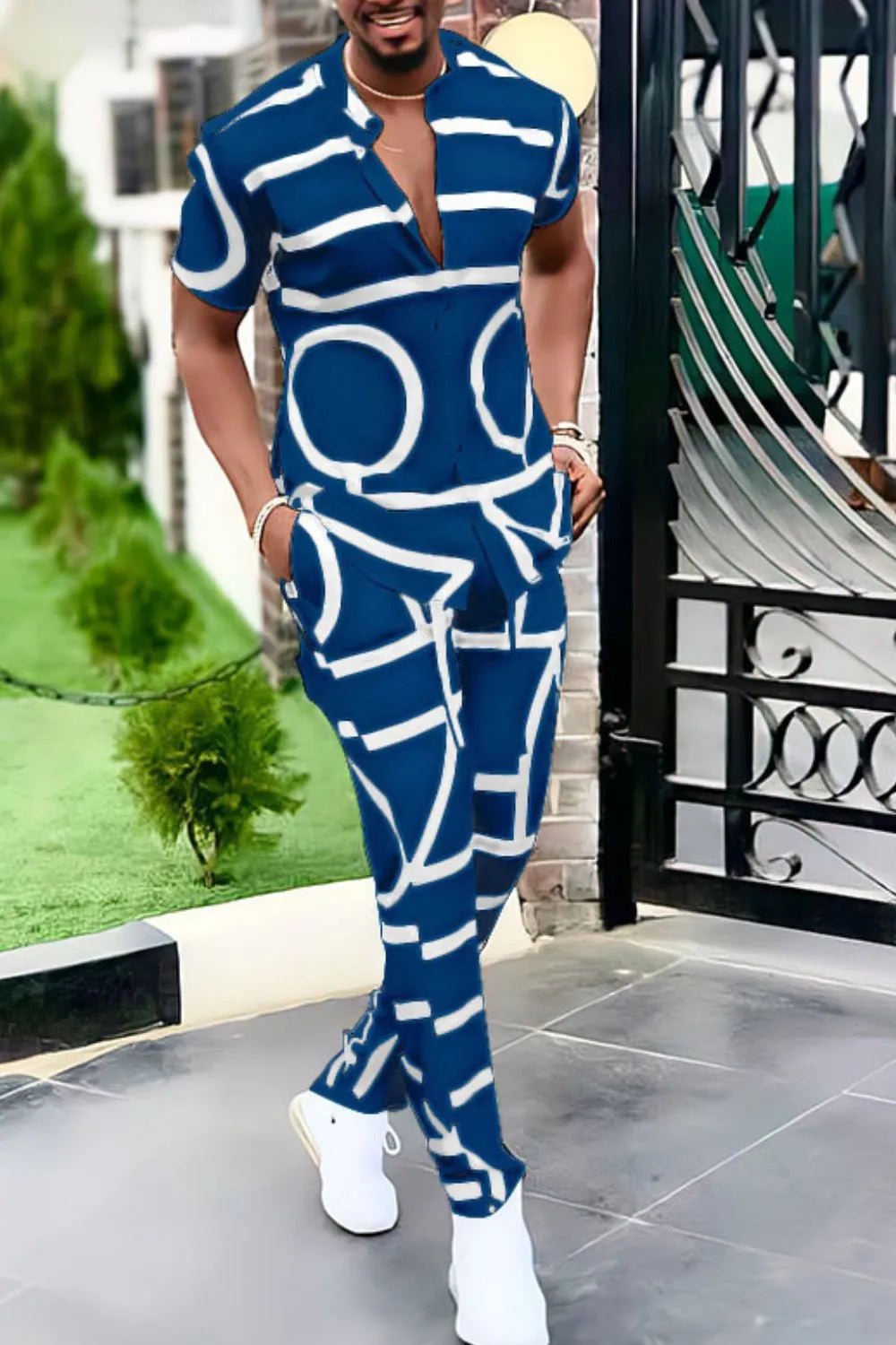 Men's Full Size Geo Print Short Sleeve Top and Pants Set Plus Size - ꫀꪶꫀᧁꪖꪀᥴꫀ꠸ᠻꪗ~ 𝔈𝔪𝔟𝔯𝔞𝔠𝔢 𝔈𝔩𝔢𝔤𝔞𝔫𝔠𝔢