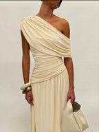 Elegant Ruched Maxi Dress with One-Shoulder Detail - ꫀꪶꫀᧁꪖꪀᥴꫀ꠸ᠻꪗ~ 𝔈𝔪𝔟𝔯𝔞𝔠𝔢 𝔈𝔩𝔢𝔤𝔞𝔫𝔠𝔢