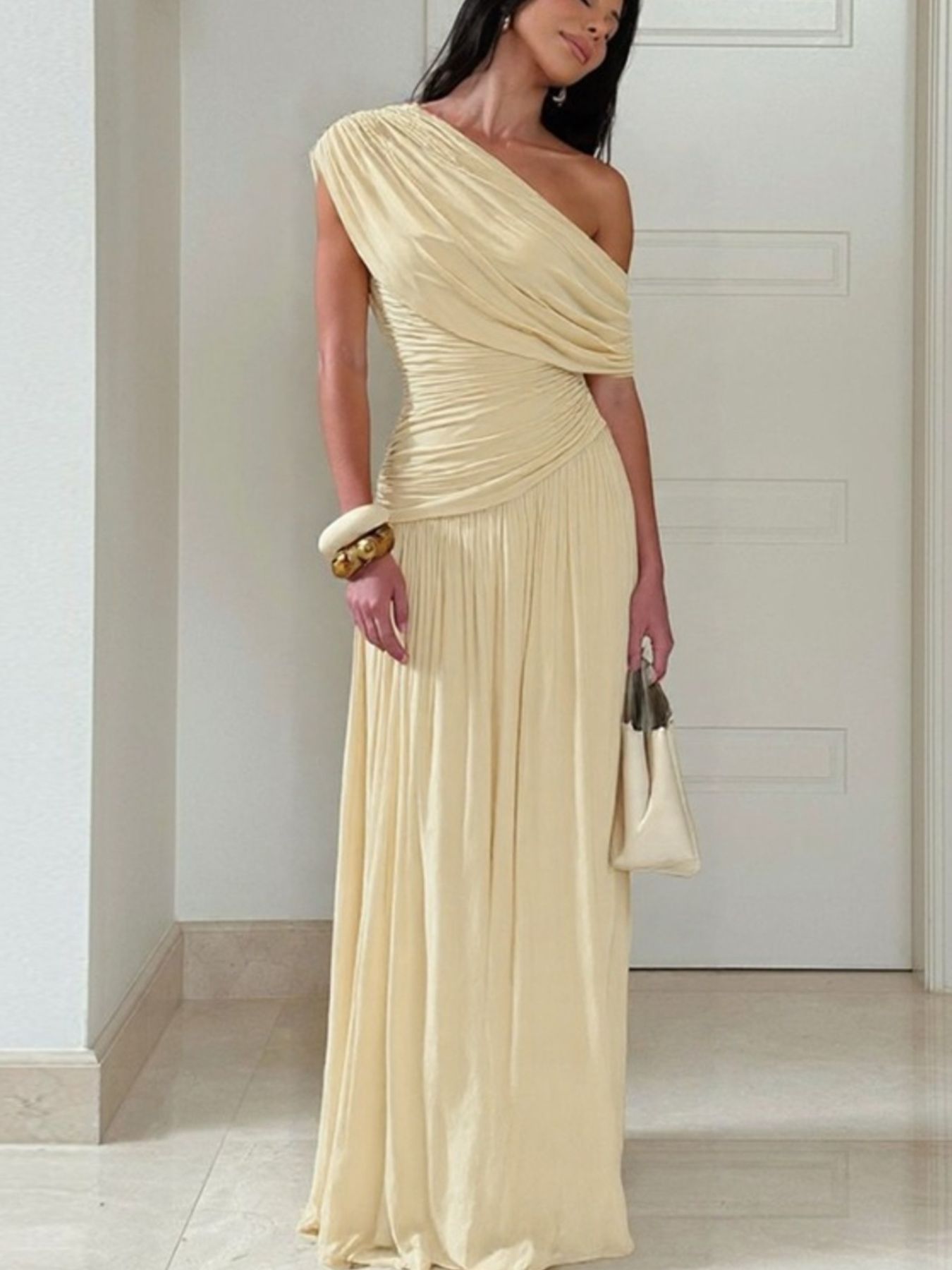 Elegant Ruched Maxi Dress with One-Shoulder Detail - ꫀꪶꫀᧁꪖꪀᥴꫀ꠸ᠻꪗ~ 𝔈𝔪𝔟𝔯𝔞𝔠𝔢 𝔈𝔩𝔢𝔤𝔞𝔫𝔠𝔢