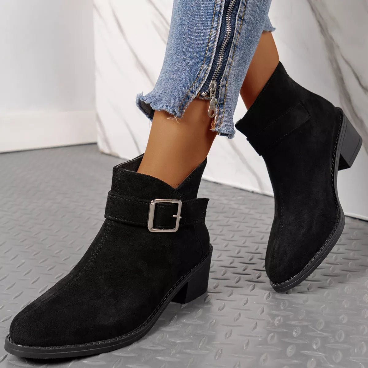 Fashionable Heels Boots With Buckle - ꫀꪶꫀᧁꪖꪀᥴꫀ꠸ᠻꪗ~ 𝔈𝔪𝔟𝔯𝔞𝔠𝔢 𝔈𝔩𝔢𝔤𝔞𝔫𝔠𝔢