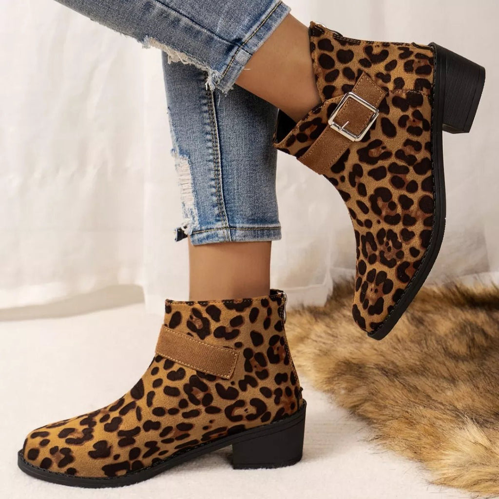 Fashionable Heels Boots With Buckle - ꫀꪶꫀᧁꪖꪀᥴꫀ꠸ᠻꪗ~ 𝔈𝔪𝔟𝔯𝔞𝔠𝔢 𝔈𝔩𝔢𝔤𝔞𝔫𝔠𝔢