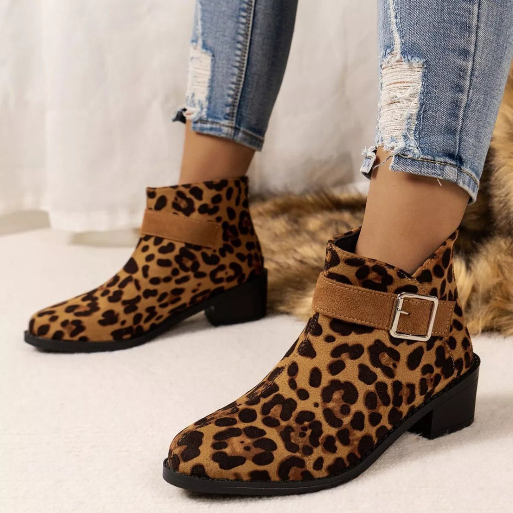Fashionable Heels Boots With Buckle - ꫀꪶꫀᧁꪖꪀᥴꫀ꠸ᠻꪗ~ 𝔈𝔪𝔟𝔯𝔞𝔠𝔢 𝔈𝔩𝔢𝔤𝔞𝔫𝔠𝔢