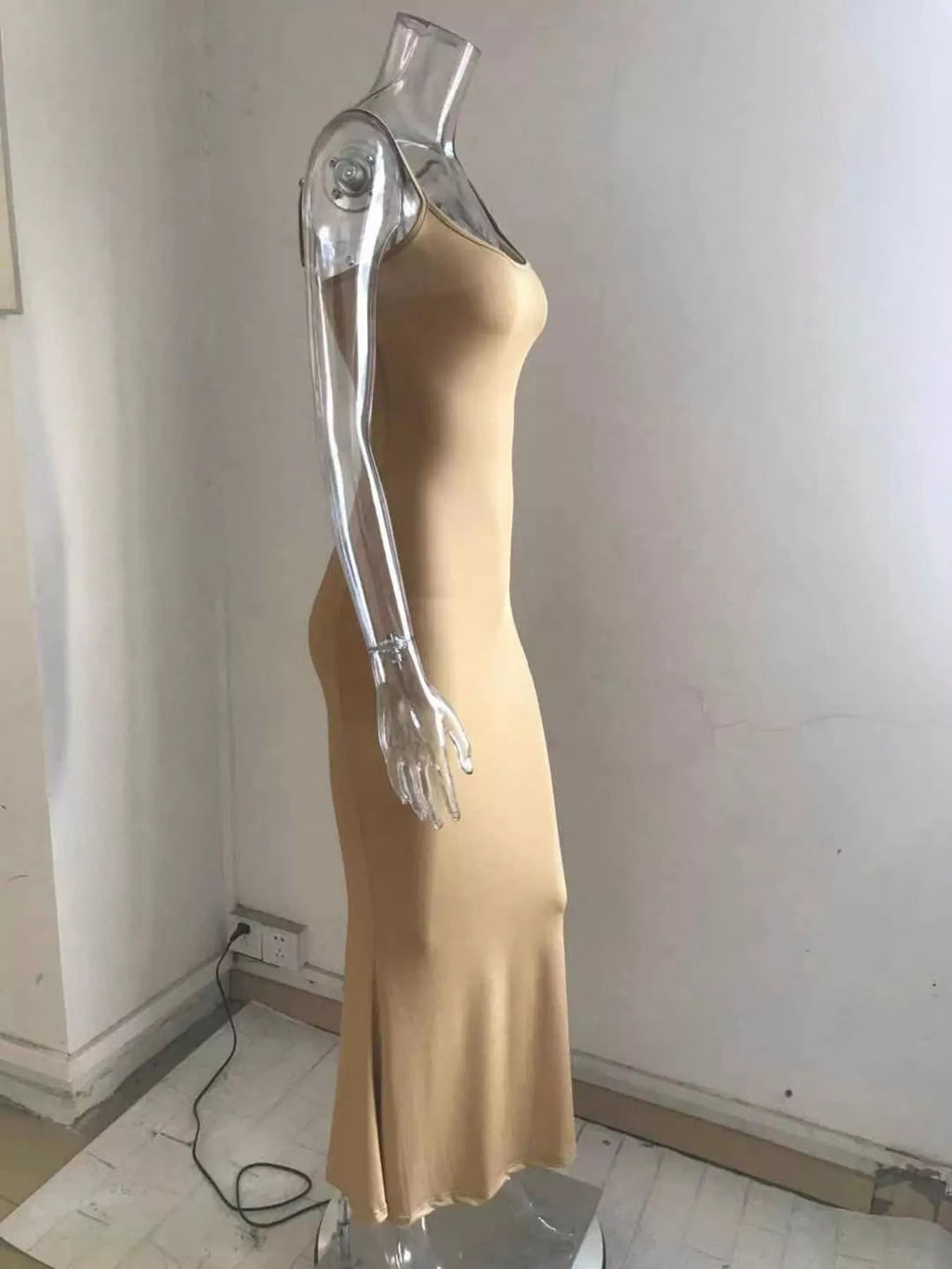 Spaghetti Strap Bodycon Maxi Dress - ꫀꪶꫀᧁꪖꪀᥴꫀ꠸ᠻꪗ~ 𝔈𝔪𝔟𝔯𝔞𝔠𝔢 𝔈𝔩𝔢𝔤𝔞𝔫𝔠𝔢