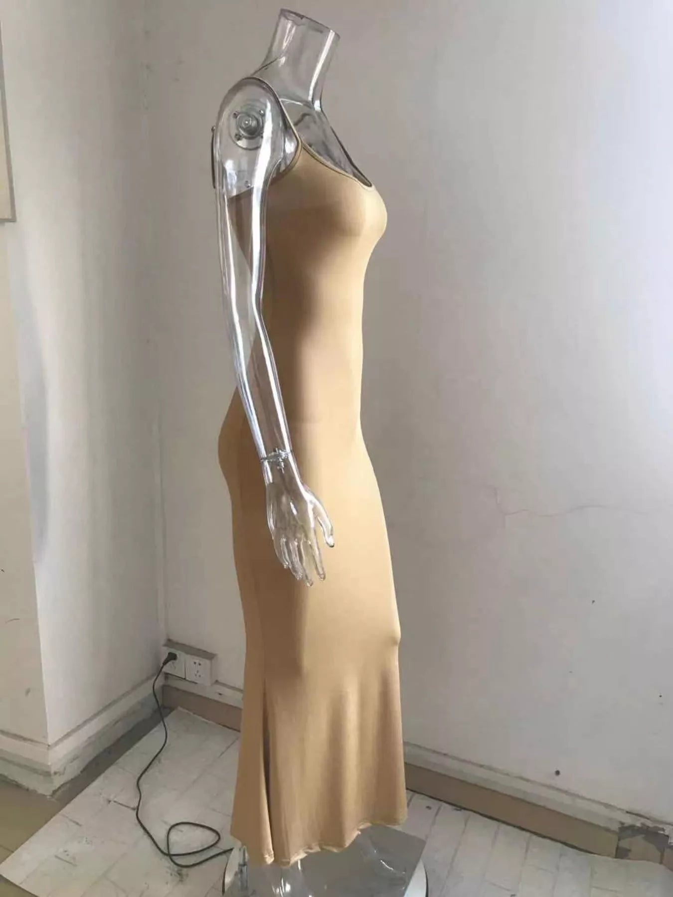 Spaghetti Strap Bodycon Maxi Dress - ꫀꪶꫀᧁꪖꪀᥴꫀ꠸ᠻꪗ~ 𝔈𝔪𝔟𝔯𝔞𝔠𝔢 𝔈𝔩𝔢𝔤𝔞𝔫𝔠𝔢