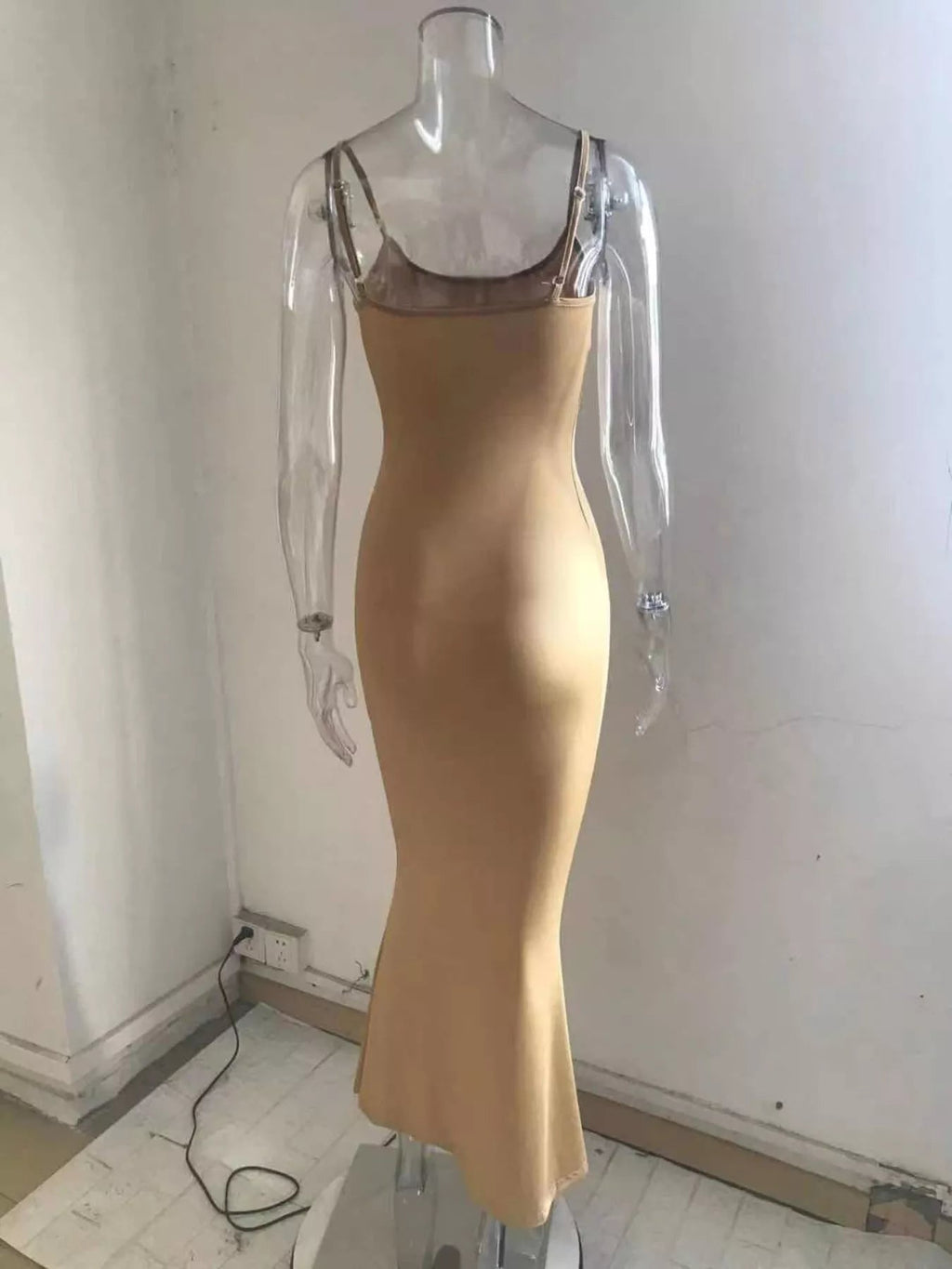 Spaghetti Strap Bodycon Maxi Dress - ꫀꪶꫀᧁꪖꪀᥴꫀ꠸ᠻꪗ~ 𝔈𝔪𝔟𝔯𝔞𝔠𝔢 𝔈𝔩𝔢𝔤𝔞𝔫𝔠𝔢