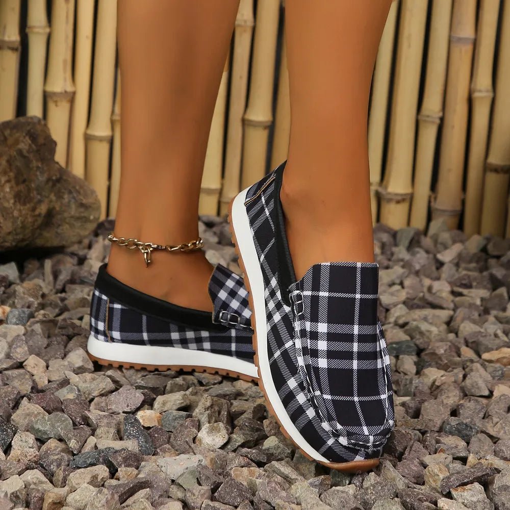 Women’s Fashionable Plaid Toe Slip - Ons - ꫀꪶꫀᧁꪖꪀᥴꫀ꠸ᠻꪗ~ 𝔈𝔪𝔟𝔯𝔞𝔠𝔢 𝔈𝔩𝔢𝔤𝔞𝔫𝔠𝔢